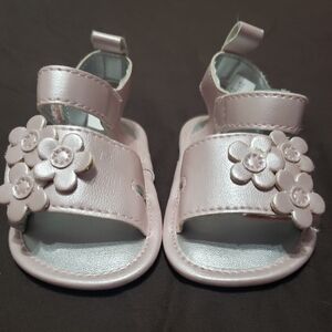 Pink Sandals Flower Design Velcro Closure Grip Sole Baby Girl Size 2 New NWOT